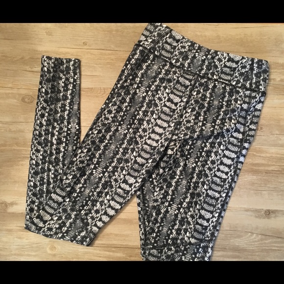 Under Armour Leggings - Picture 2 of 4